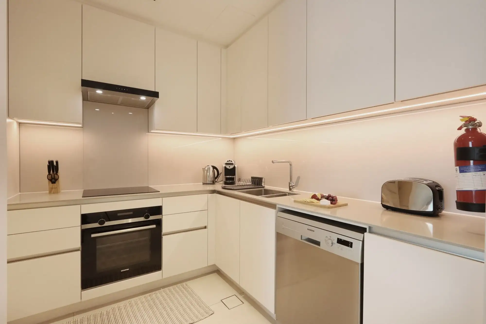 Beachfront 2B with Sea & Ain Dubai Views, Dubai