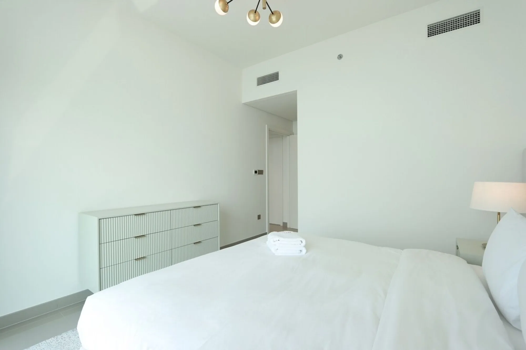 Beachfront Luxury 2B with Sea and Palm View, Dubai