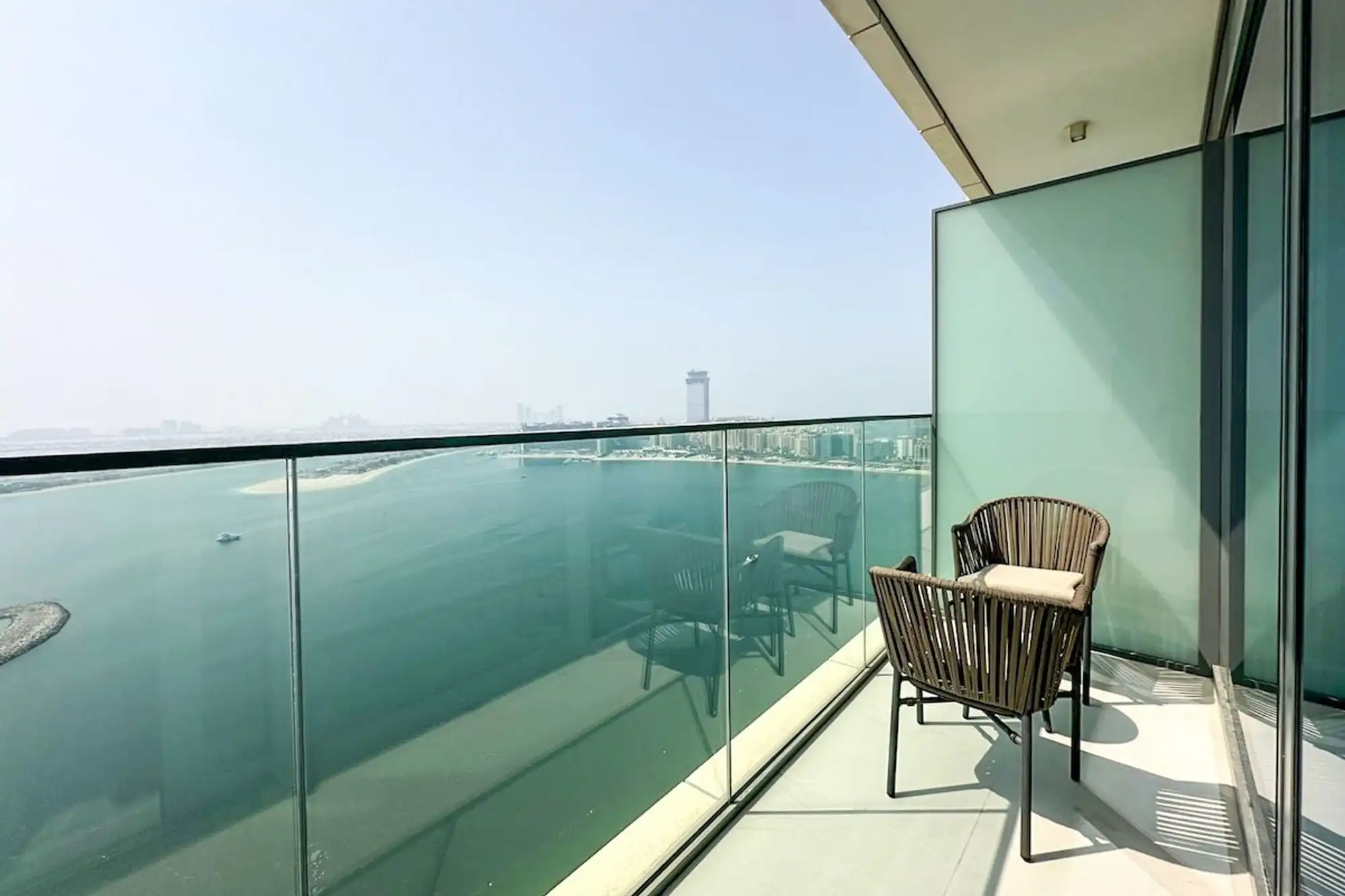 Beachfront Luxury 2B with Sea and Palm View, Dubai