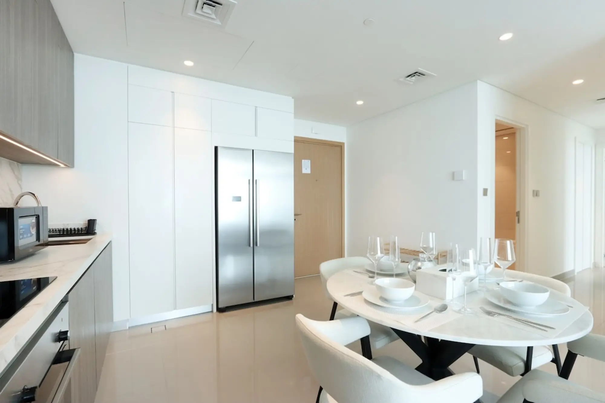 Beachfront Luxury 2B with Sea and Palm View, Dubai
