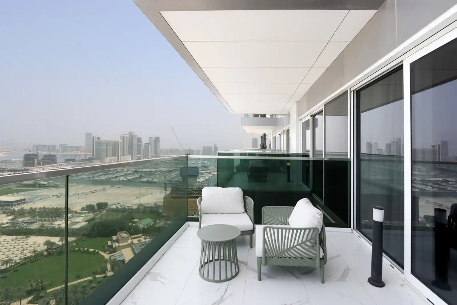 Beachfront One JBR Sea Palm Views, Dubai