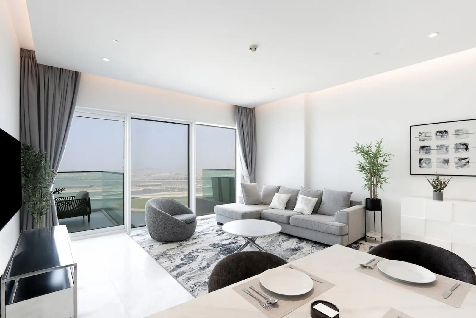 Beachfront One JBR Sea Palm Views, Dubai