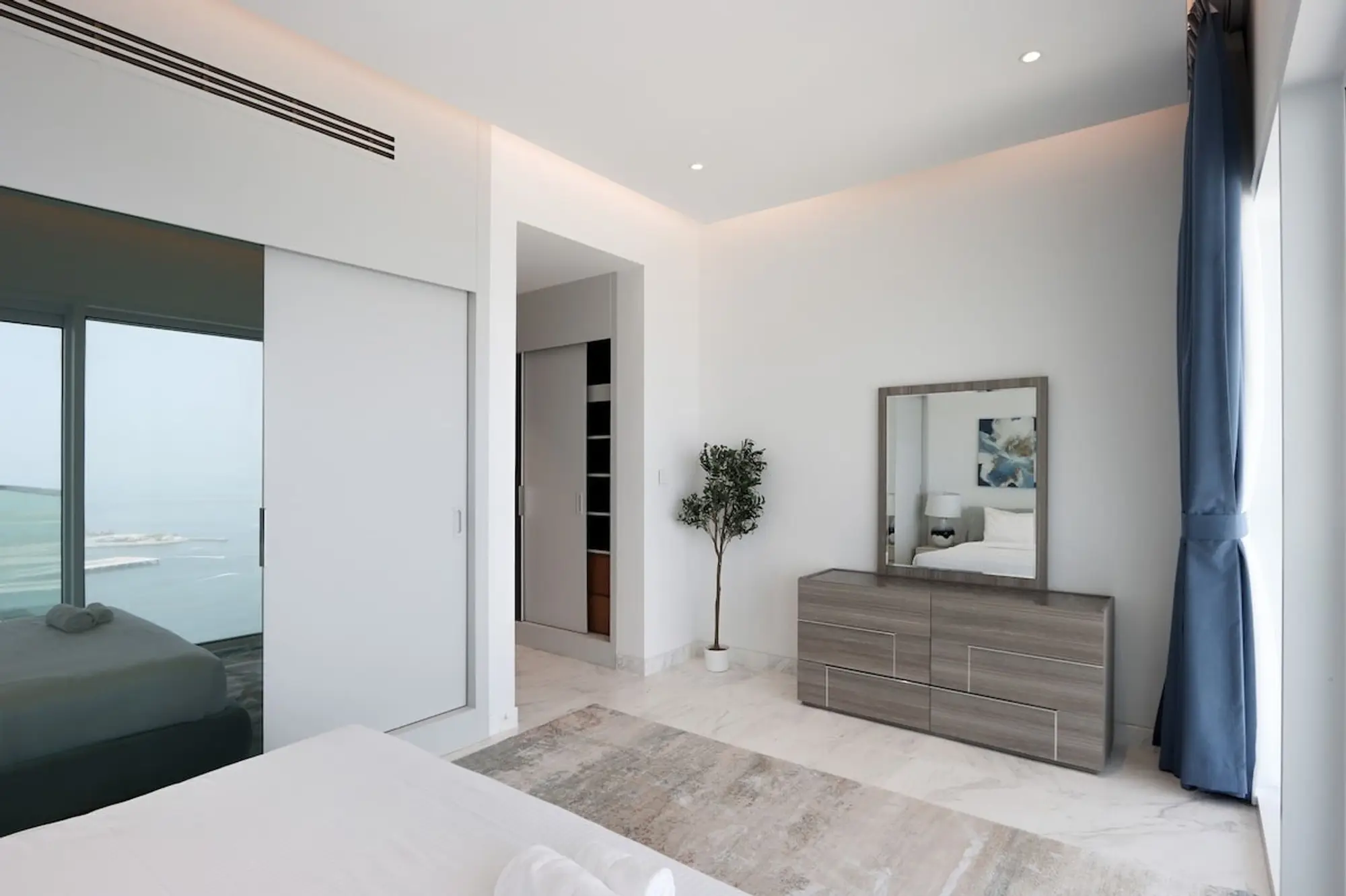 Beachfront One JBR Sea Palm Views, Dubai