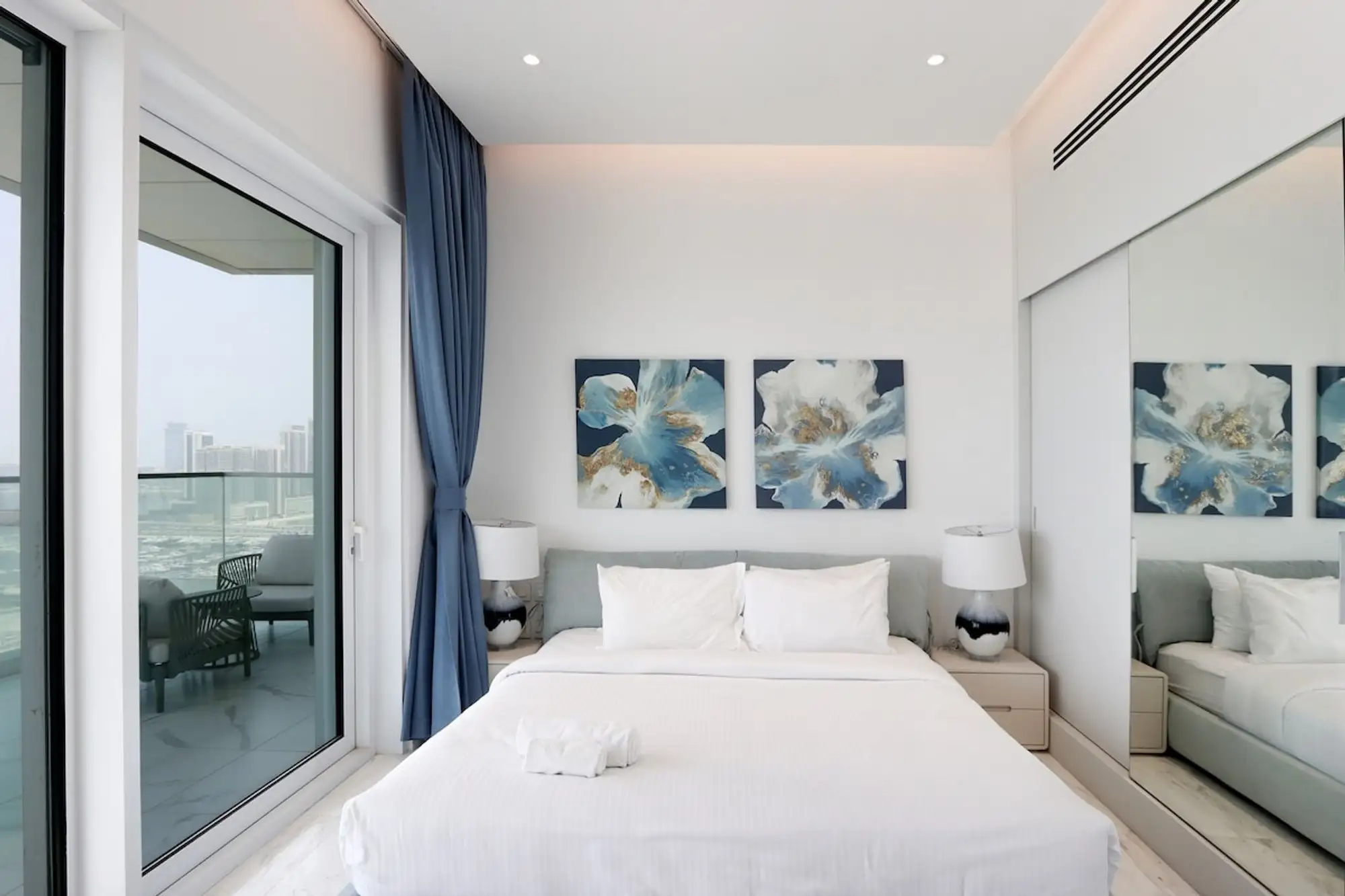 Beachfront One JBR Sea Palm Views, Dubai