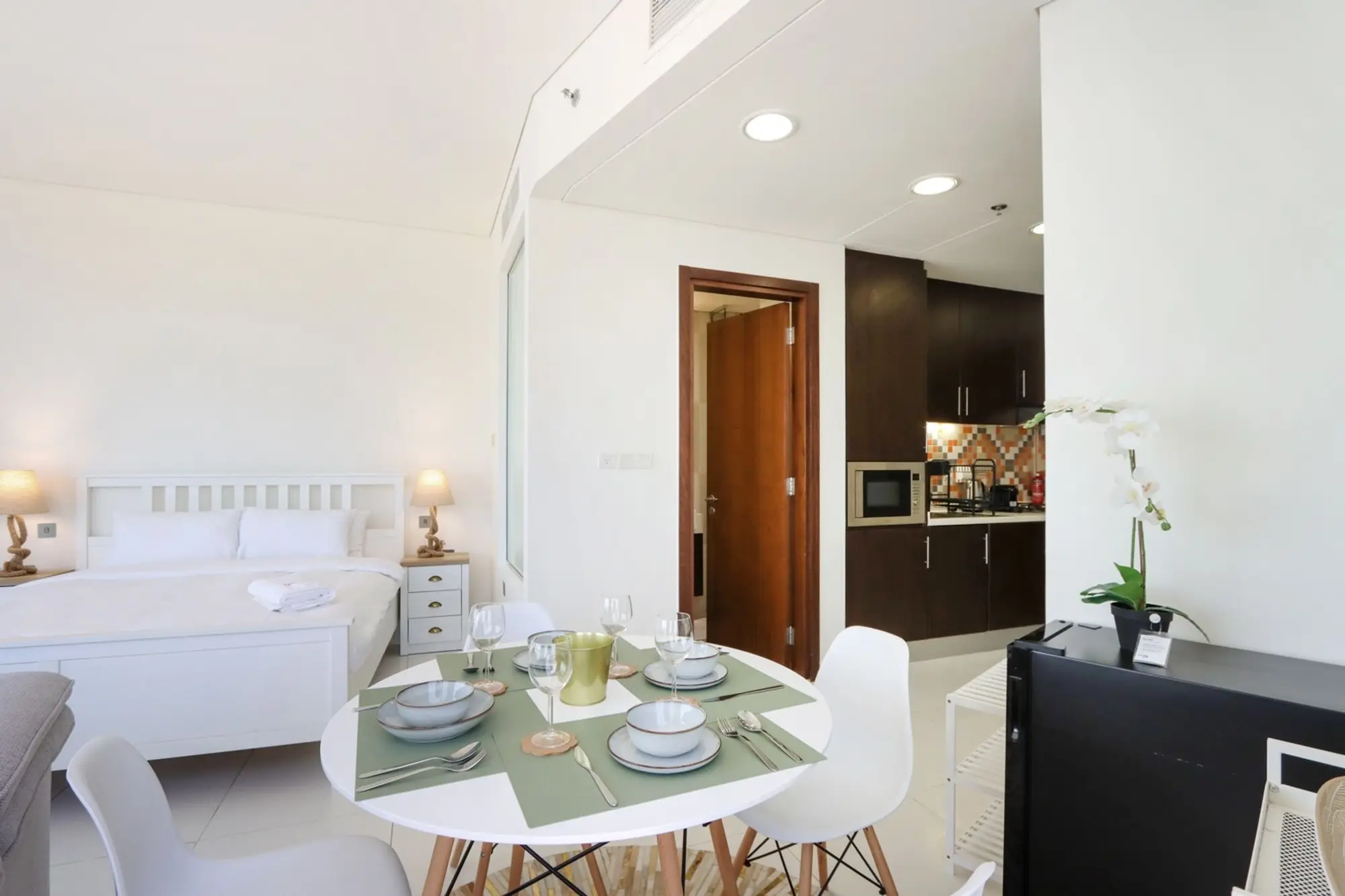 Beachfront Studio with Dining & Leisure Steps Away, Dubai