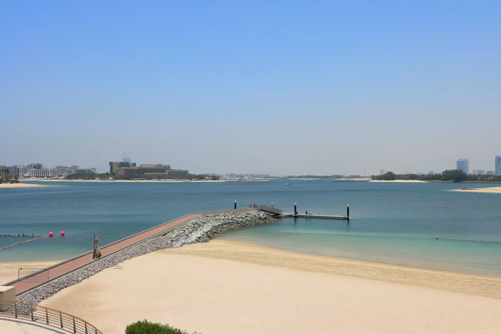 Beachfront Studio with Dining & Leisure Steps Away, Dubai