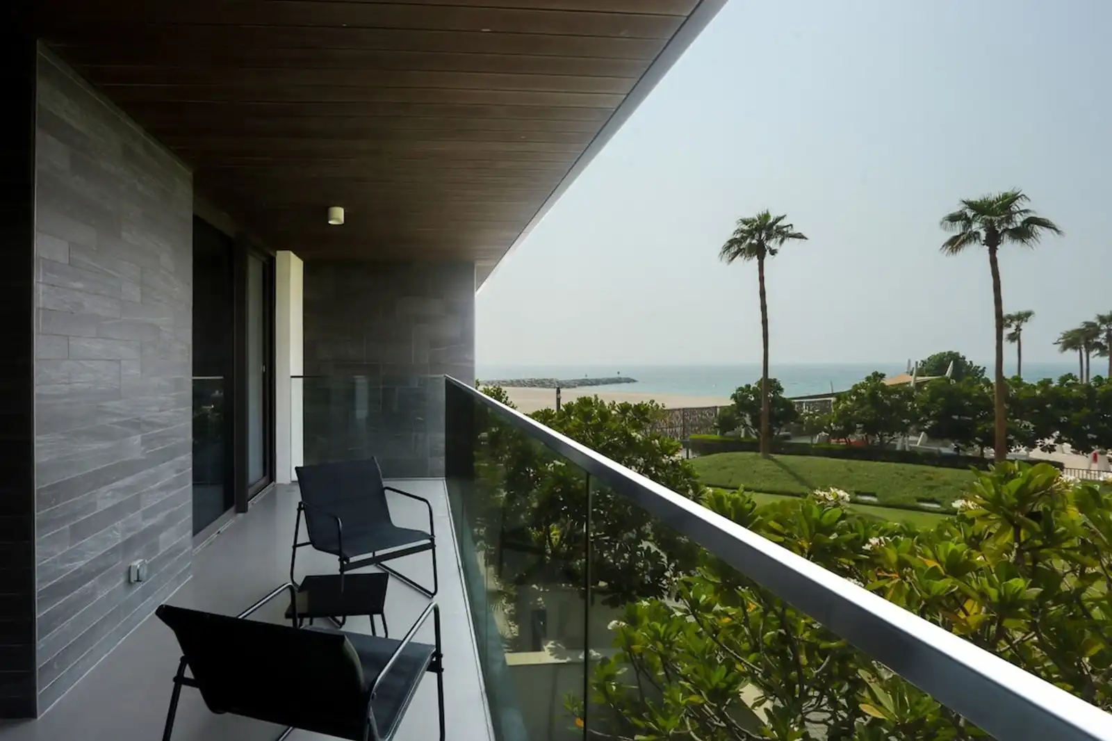 Beachfront Ultra 4BR Duplex, Dubai