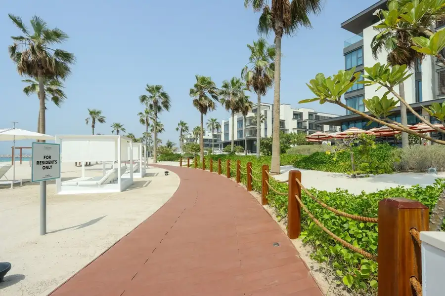 Beachfront Ultra 4BR Duplex, Dubai