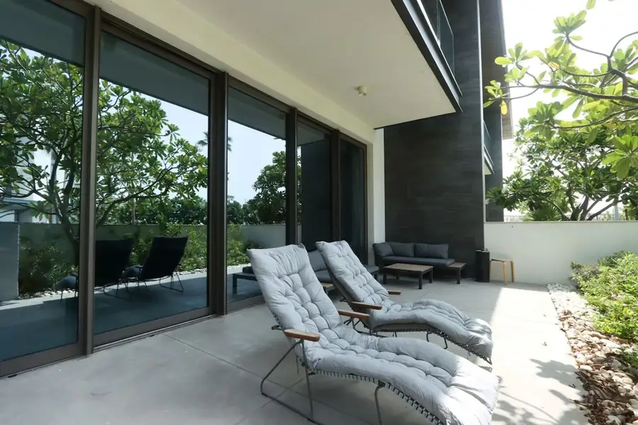 Beachfront Ultra 4BR Duplex, Dubai