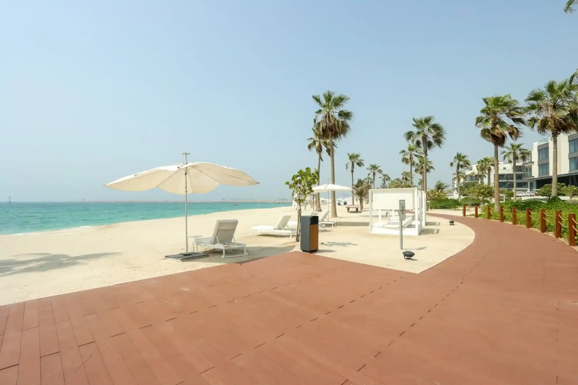 Beachfront Ultra 4BR Duplex, Dubai