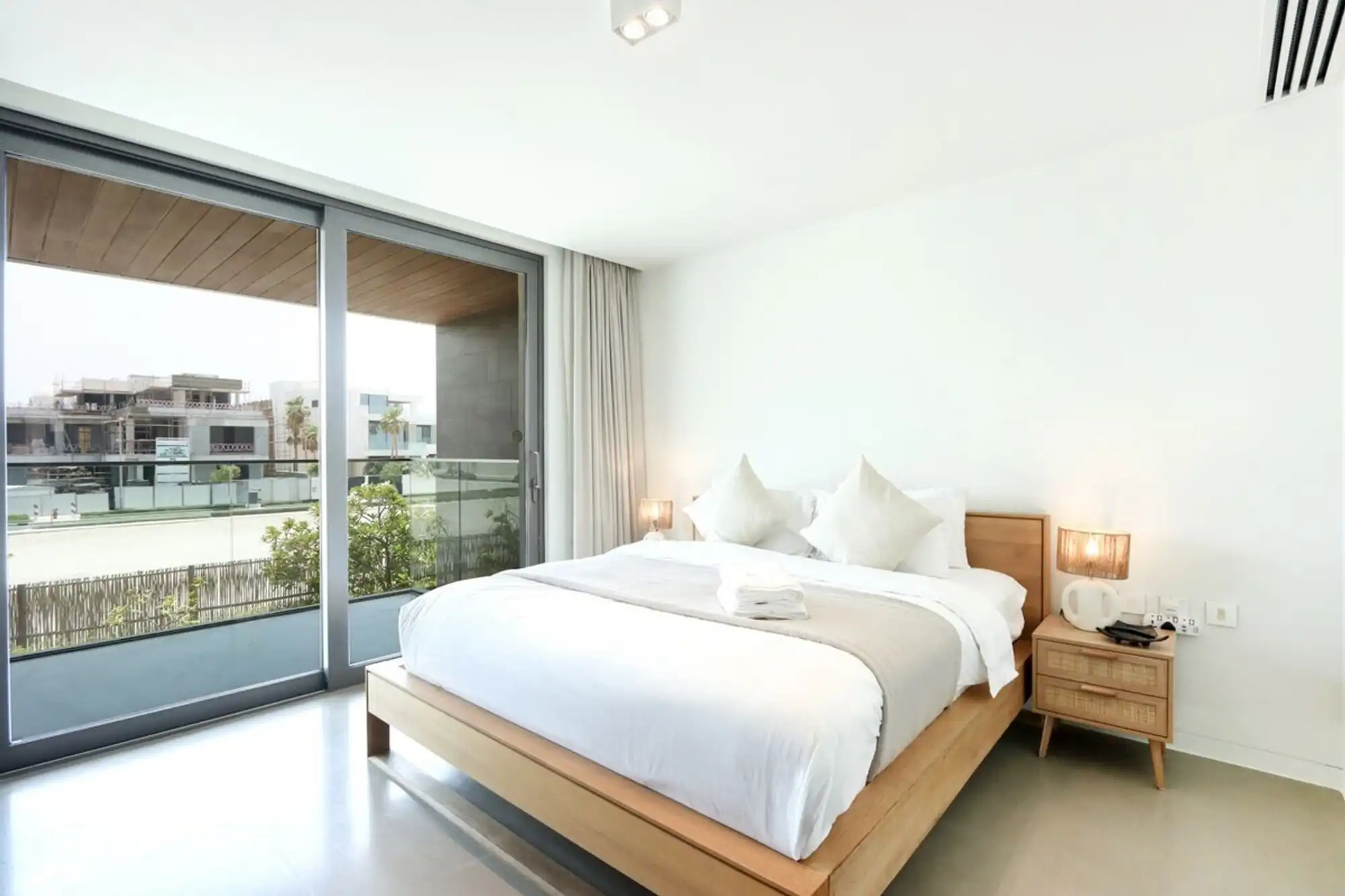 Beachfront Ultra 4BR Duplex, Dubai
