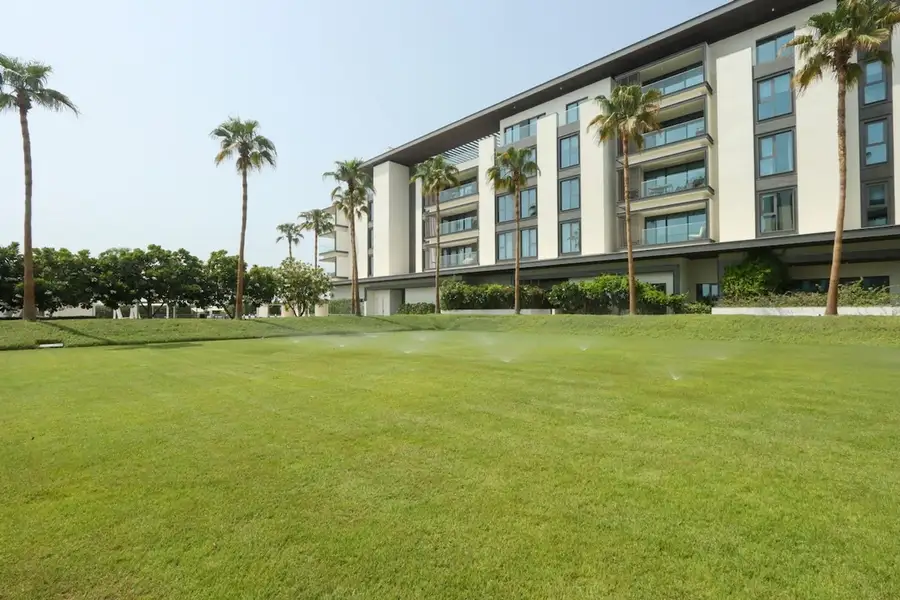 Beachfront Ultra 4BR Duplex, Dubai