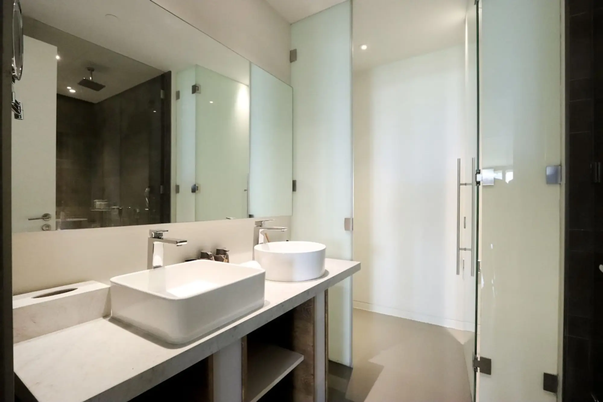 Beachfront Ultra 4BR Duplex, Dubai