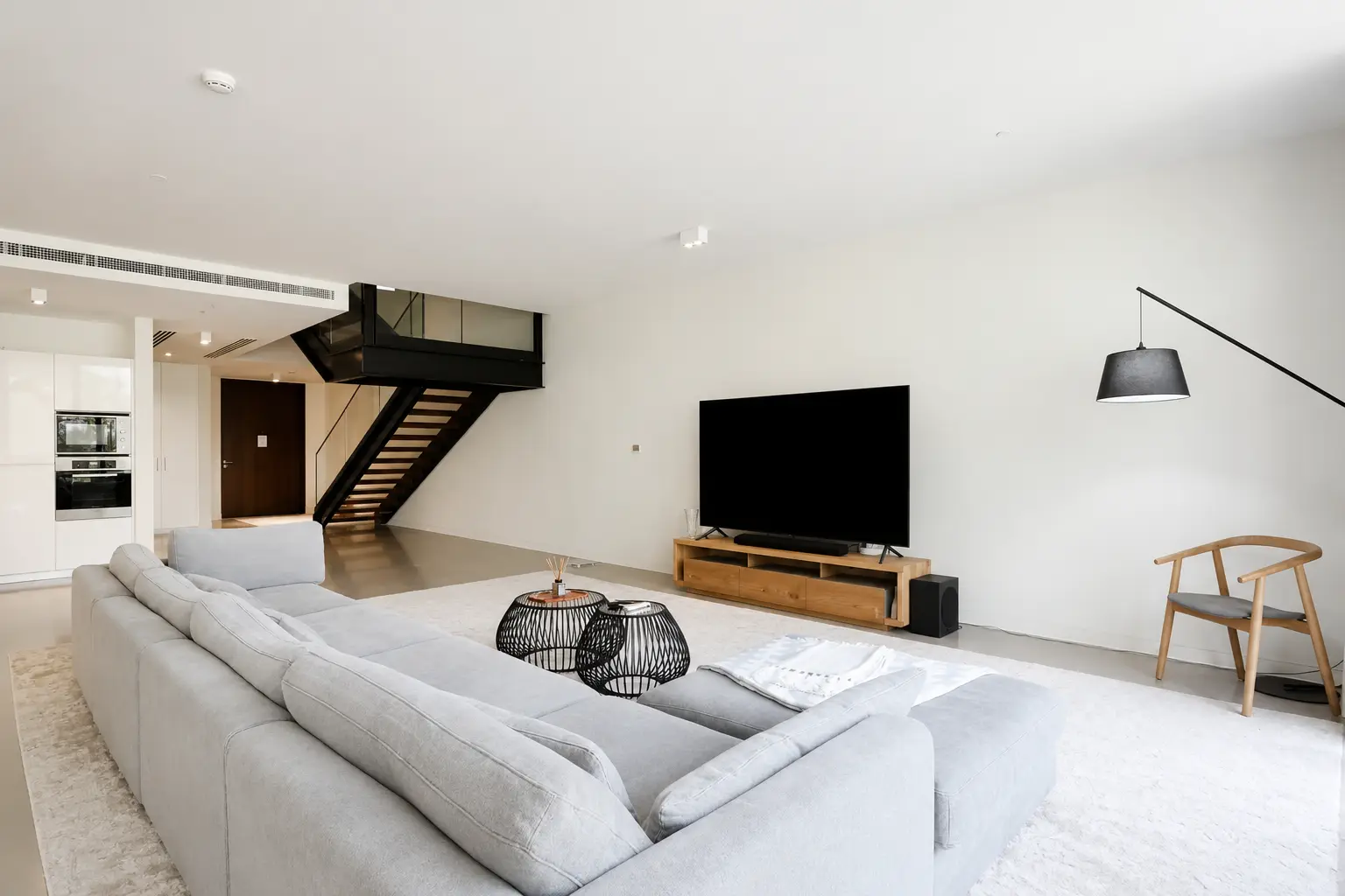 Beachfront Ultra 4BR Duplex, Dubai