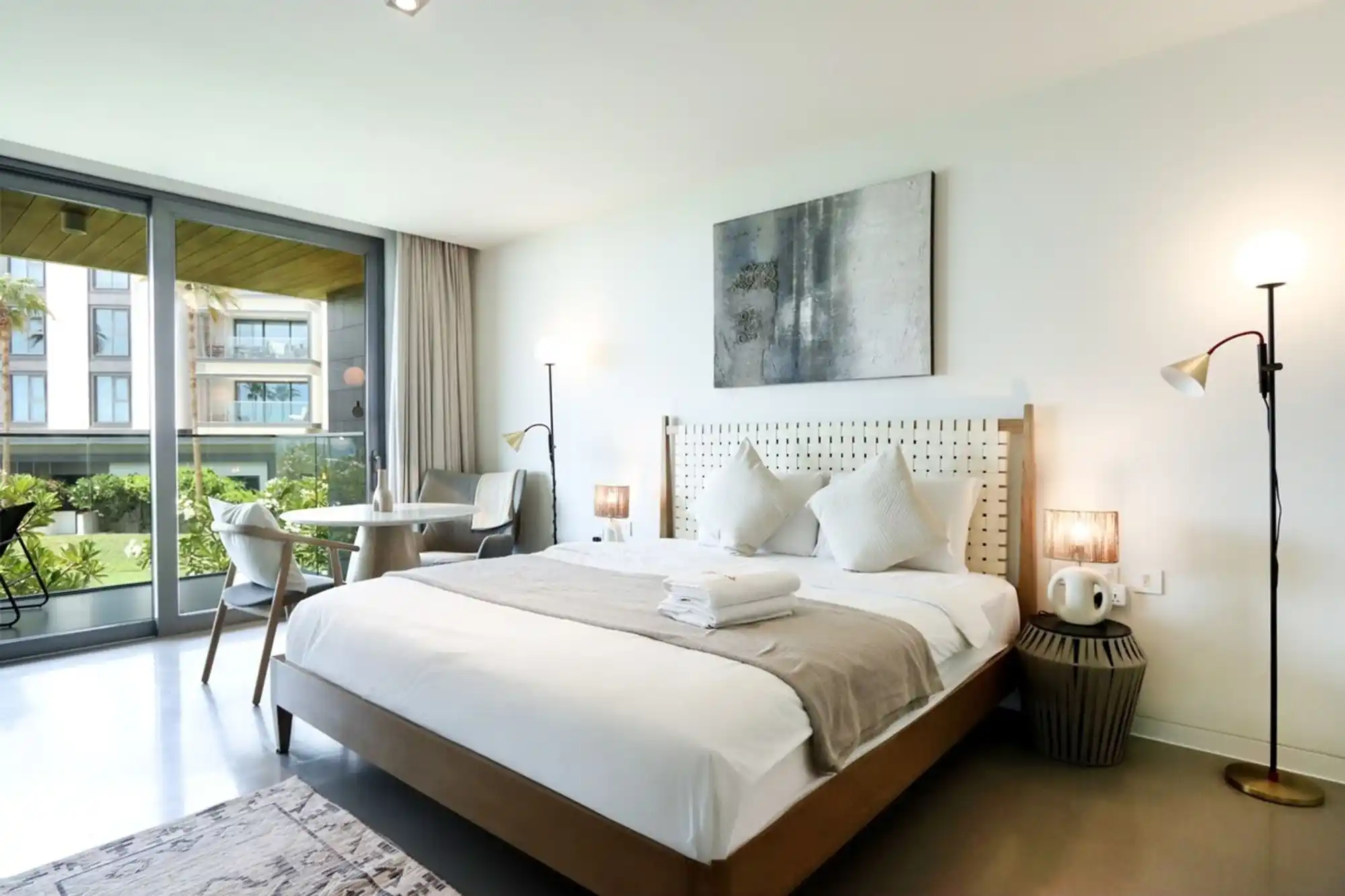 Beachfront Ultra 4BR Duplex, Dubai