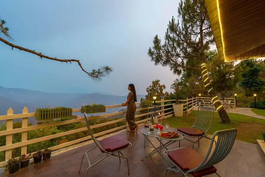 Bellevue w/ Outdoor Jacuzzi, Kasauli