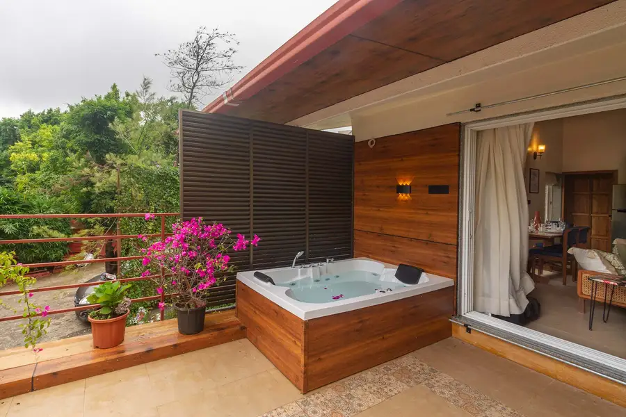 Beyond The Blue Door, Mahabaleshwar