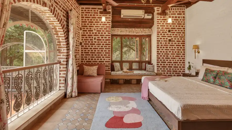 Brick Bastion, Karjat