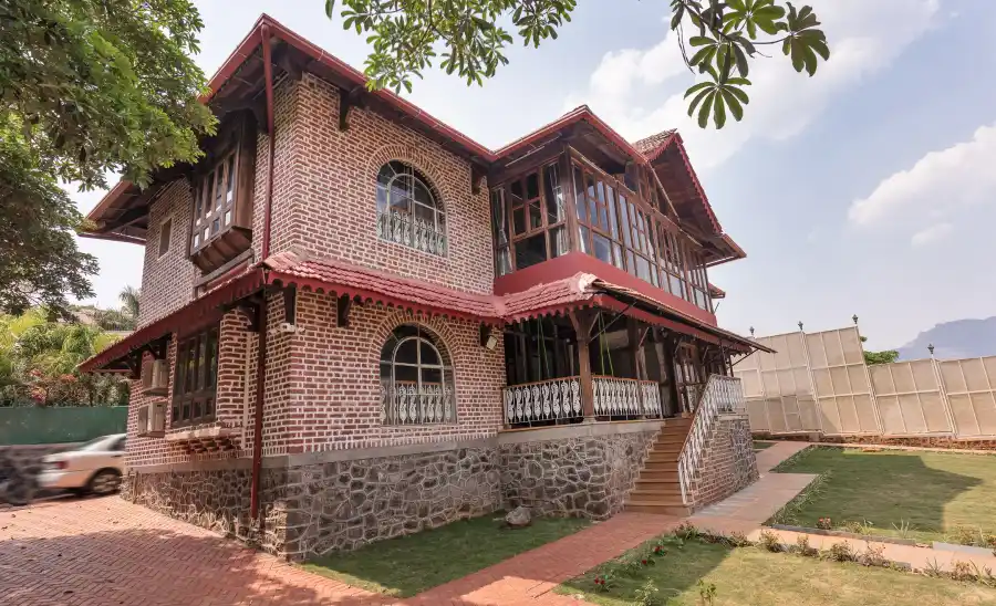 Brick Bastion, Karjat