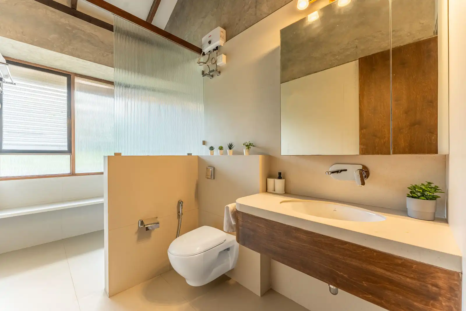 Bricks and Tides - Aravi Beachfront Villa, Shrivardhan