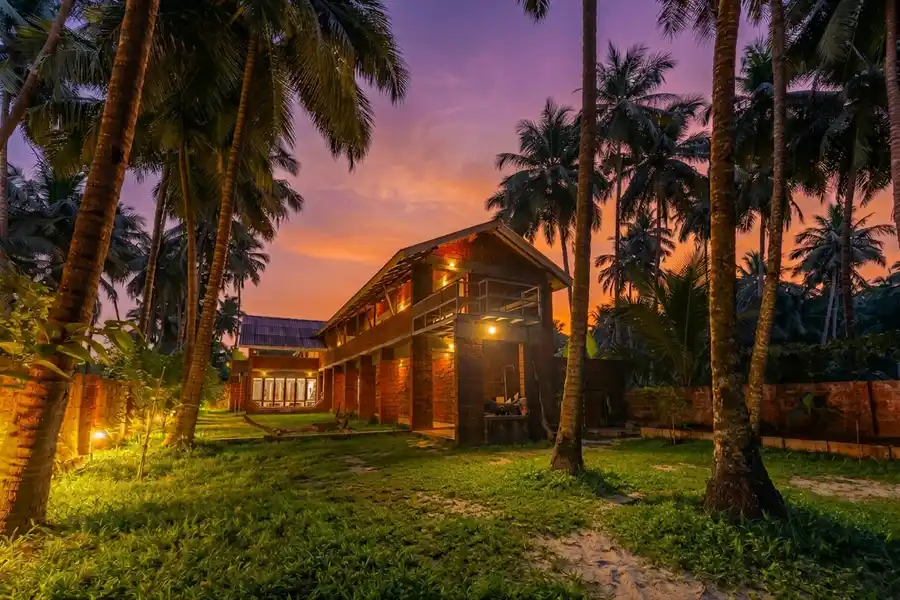 Bricks and Tides - Aravi Beachfront Villa, Shrivardhan