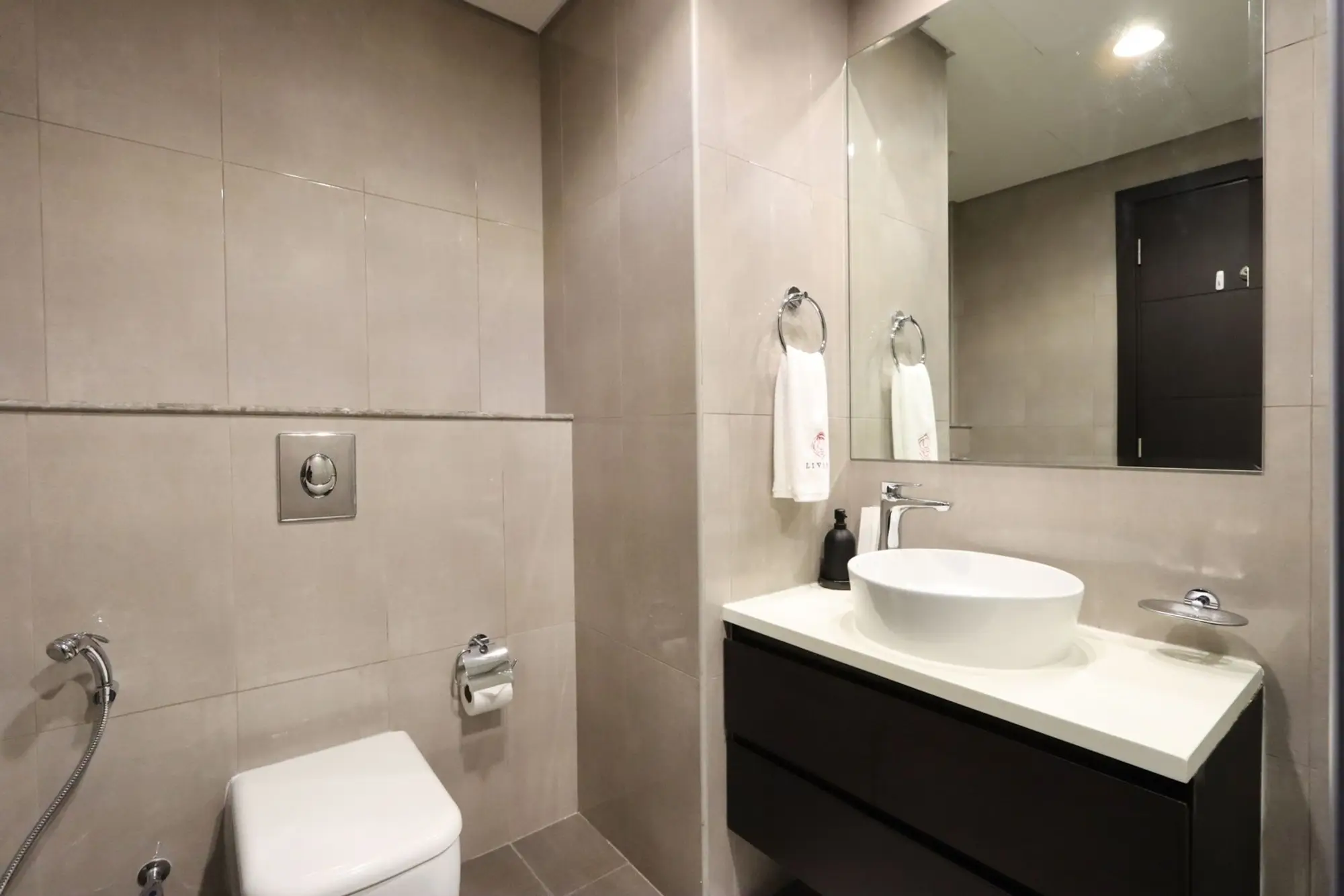 Bright 1 BR Suite In Merano Tower, Dubai