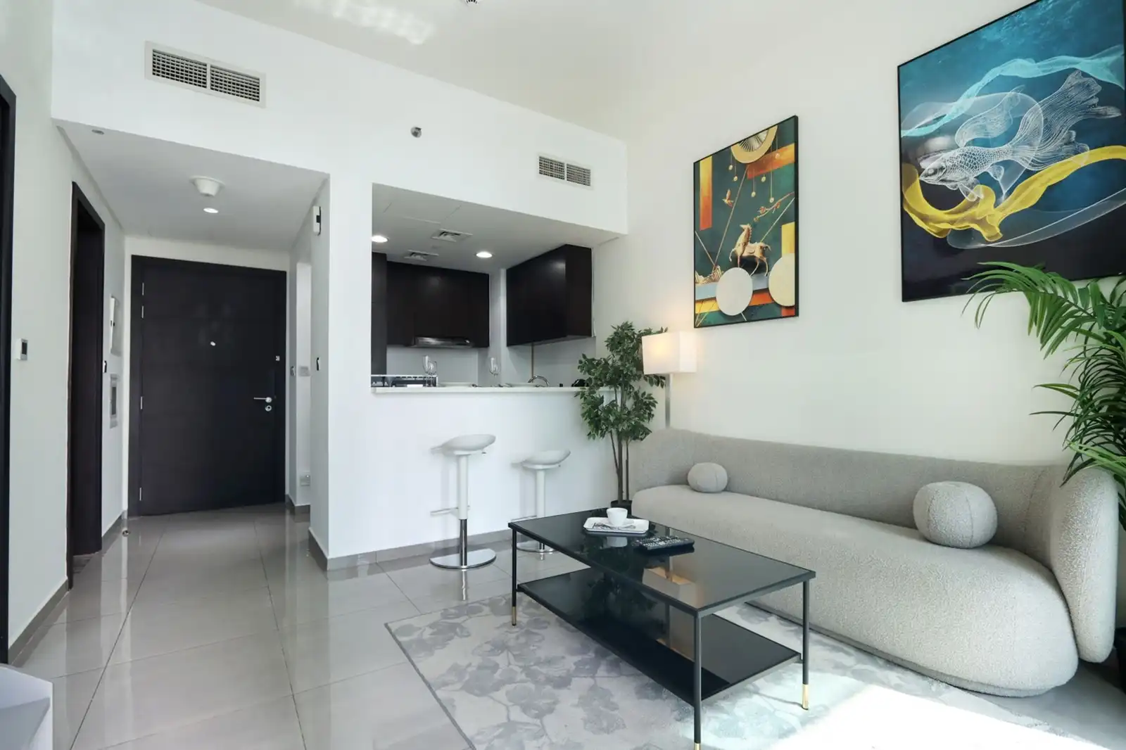 Bright 1 BR Suite In Merano Tower, Dubai