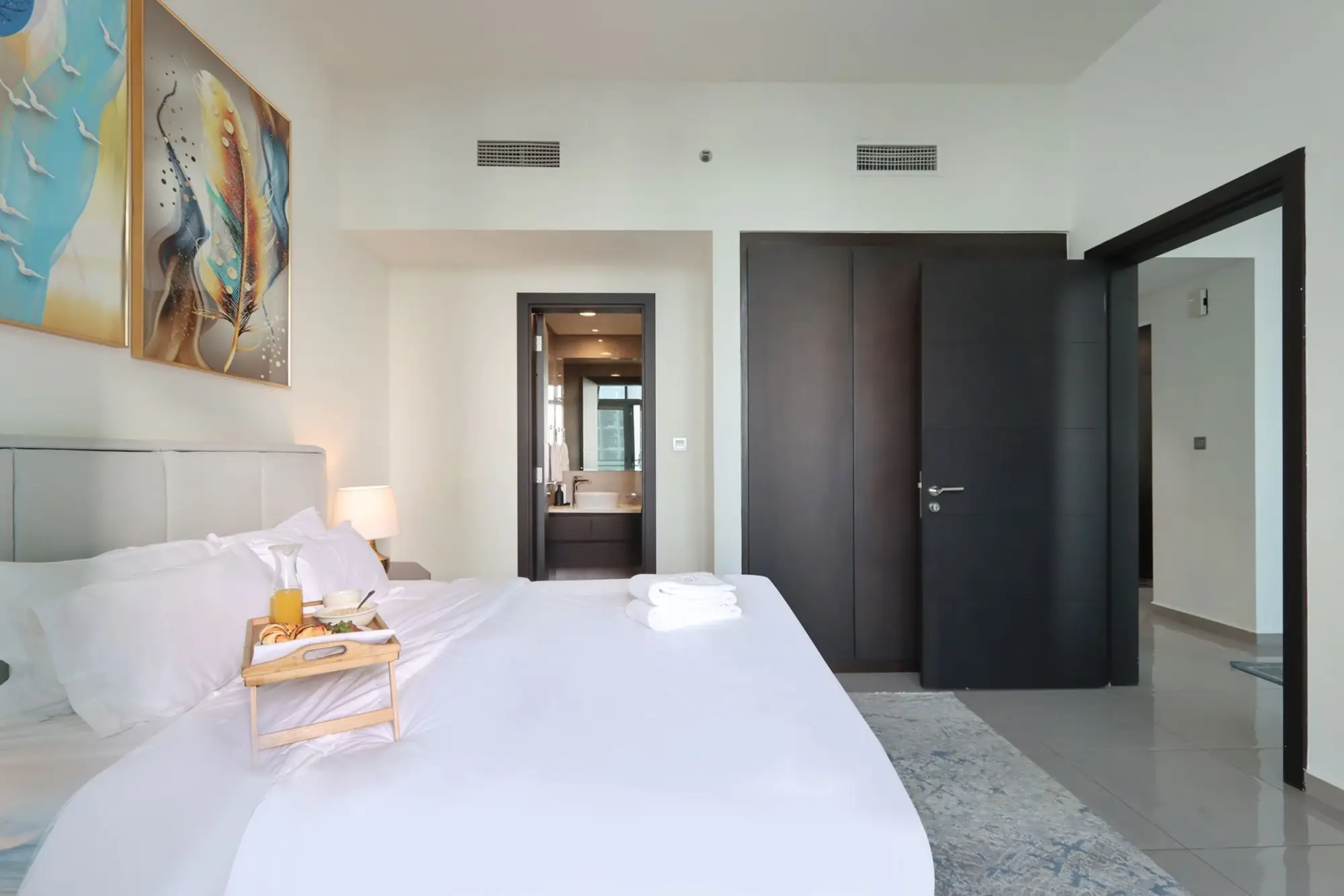 Bright 1 BR Suite In Merano Tower, Dubai