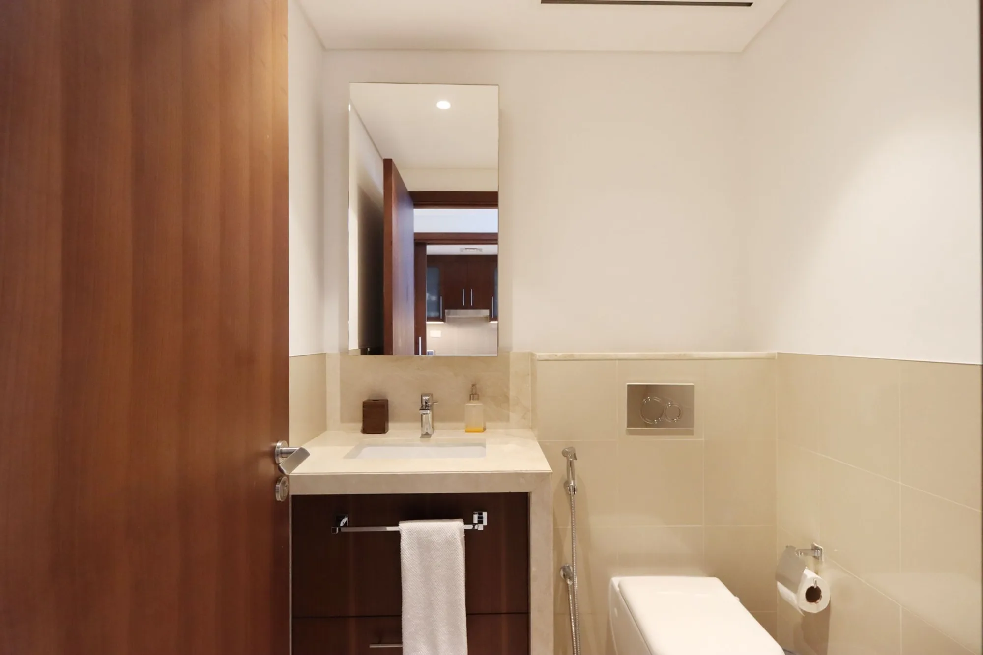 Bright 1BR, Boulevard Point, Dubai