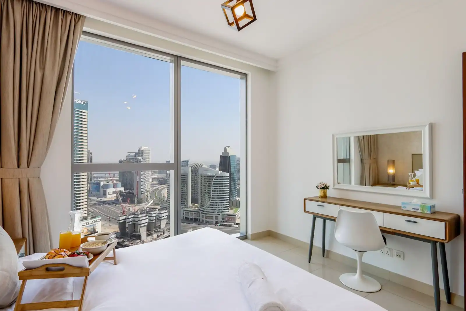 Bright 1BR, Boulevard Point, Dubai