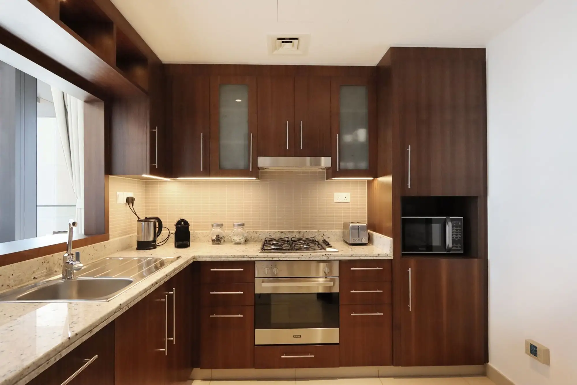 Bright 1BR, Boulevard Point, Dubai