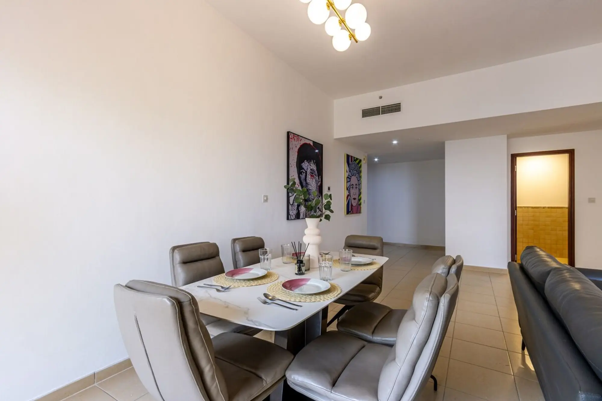 Bright 1BR with Marina & City Views, Dubai