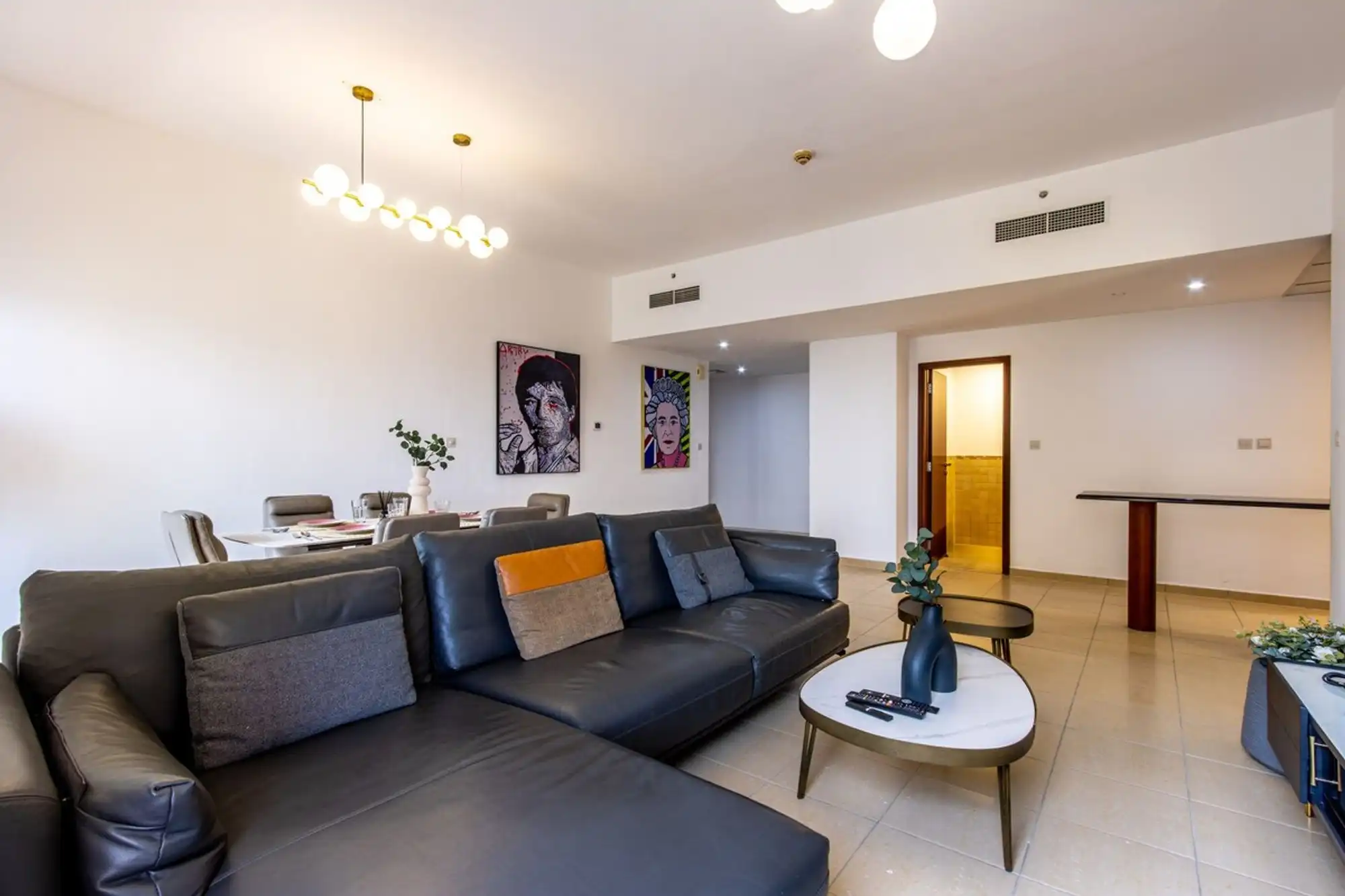 Bright 1BR with Marina & City Views, Dubai