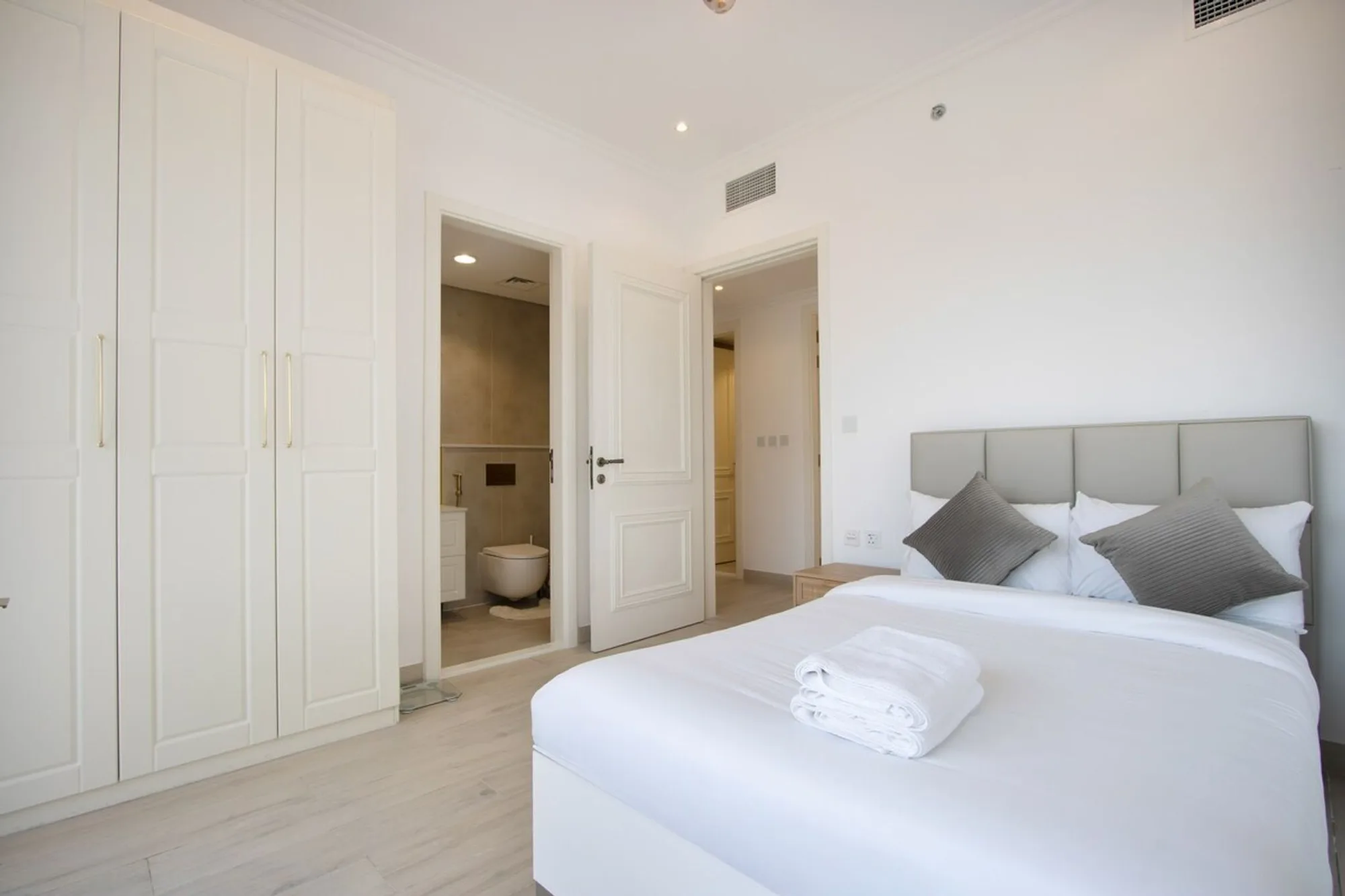 Bright 2BR in JVC Pool, Gym & Modern Comfort, Dubai