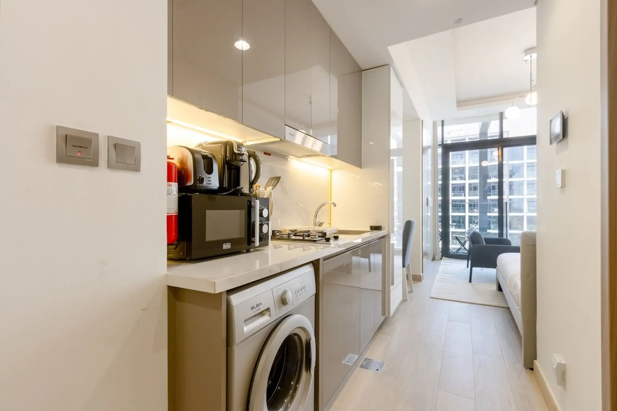 Bright Studio Balcony Close to Downtown Dubai, Dubai