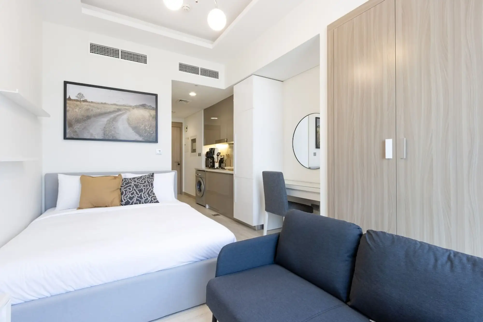 Bright Studio Balcony Close to Downtown Dubai, Dubai