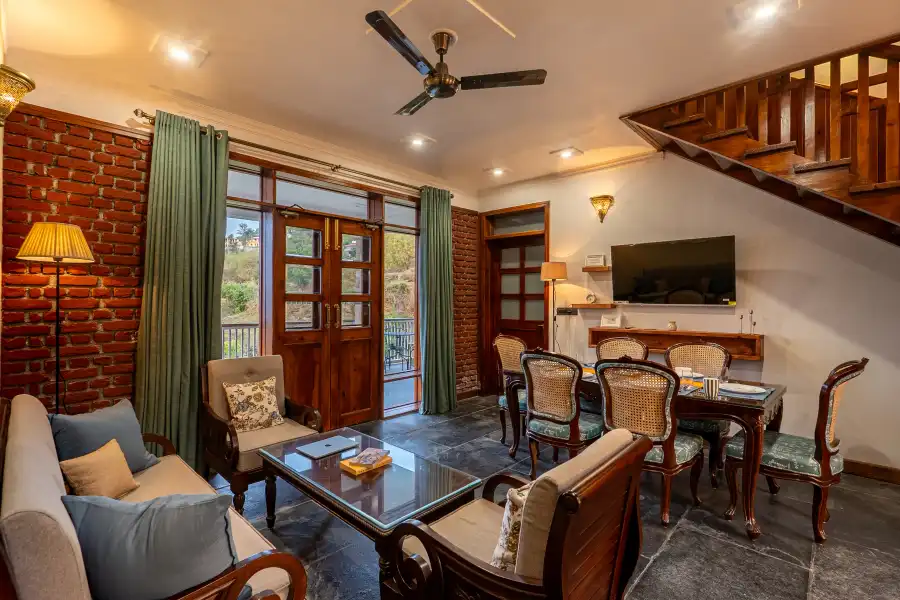 Brookside Estate, Almora