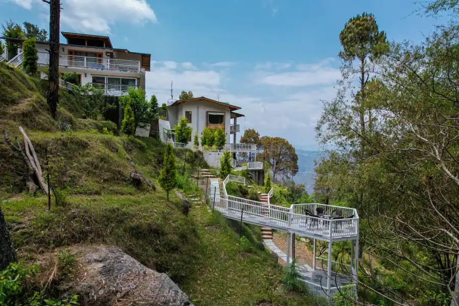 Brookside Estate, Almora