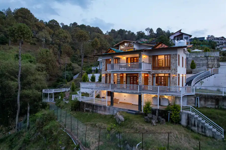 Brookside Estate, Almora