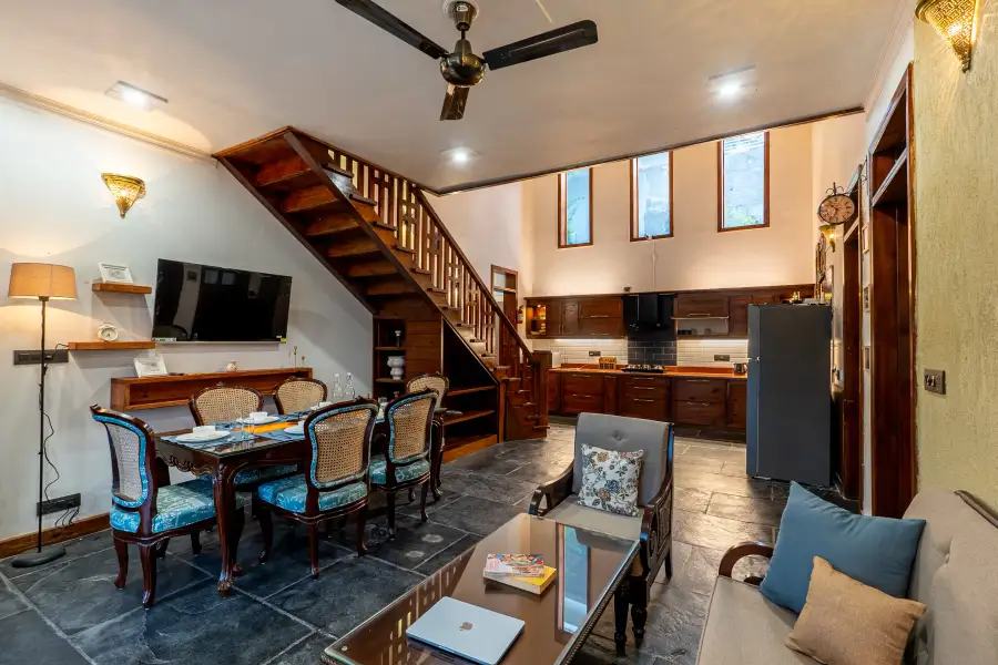 Brookside Estate, Almora
