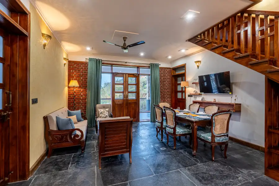 Brookside Estate, Almora