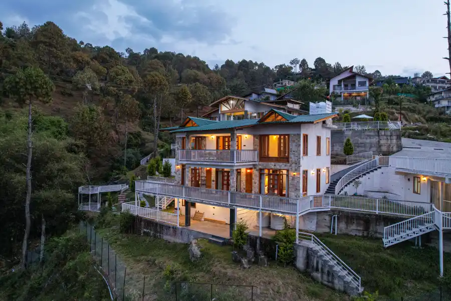 Brookside Estate, Almora