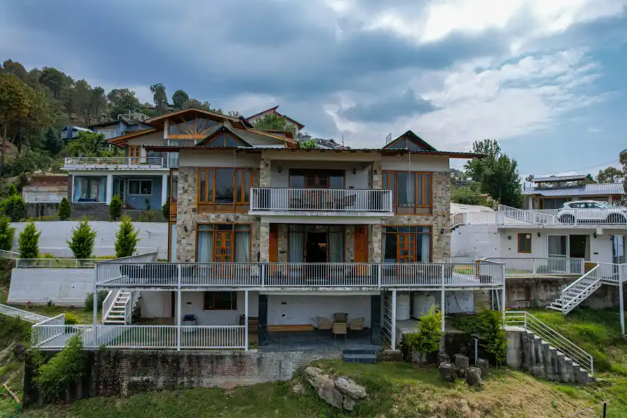 Brookside Estate, Almora