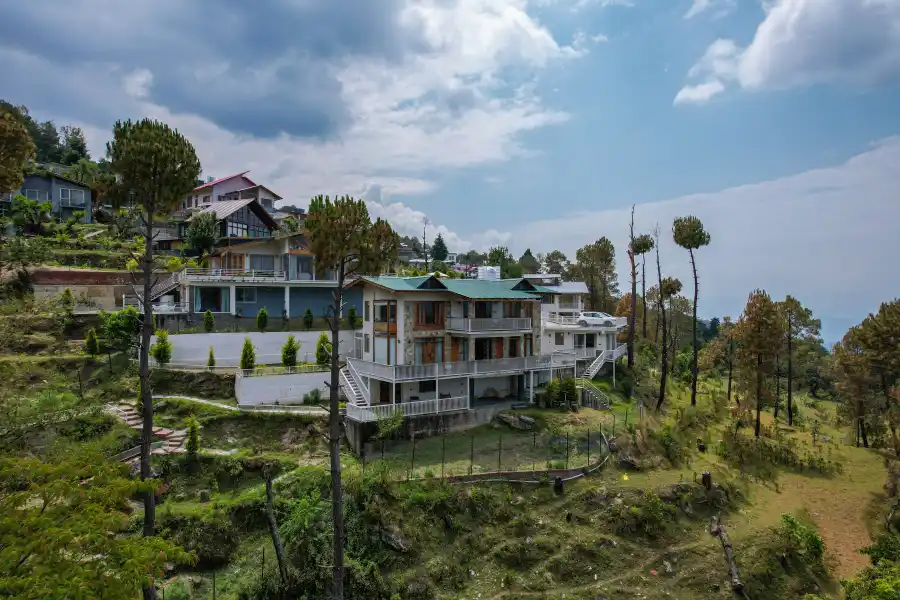 Brookside Estate, Almora