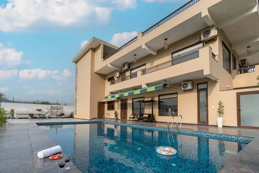 BrookVale Manor, New Delhi