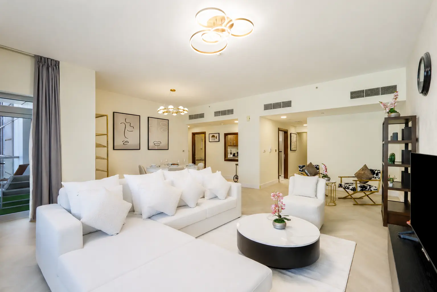 Burj Khalifa View 2BR Spacious Apartment, Dubai