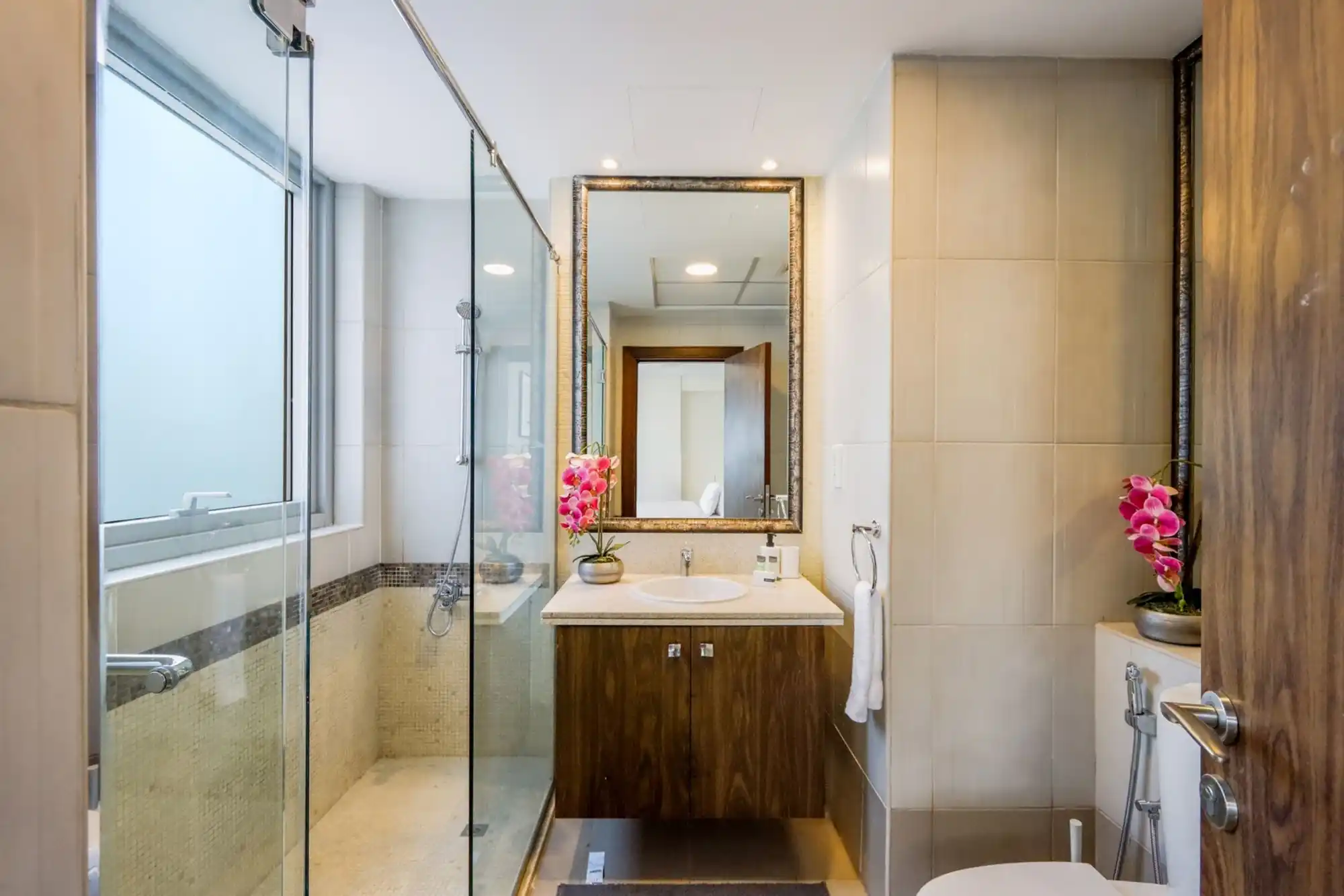 Burj Khalifa View 2BR Spacious Apartment, Dubai