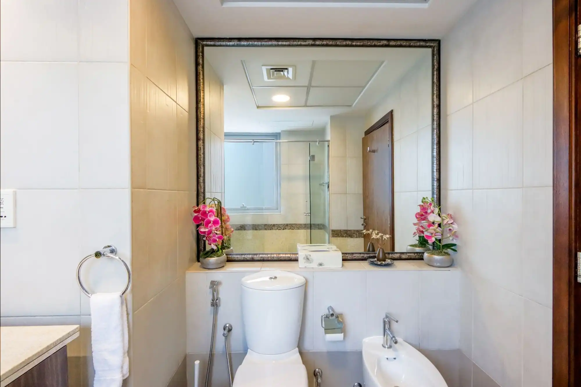 Burj Khalifa View 2BR Spacious Apartment, Dubai