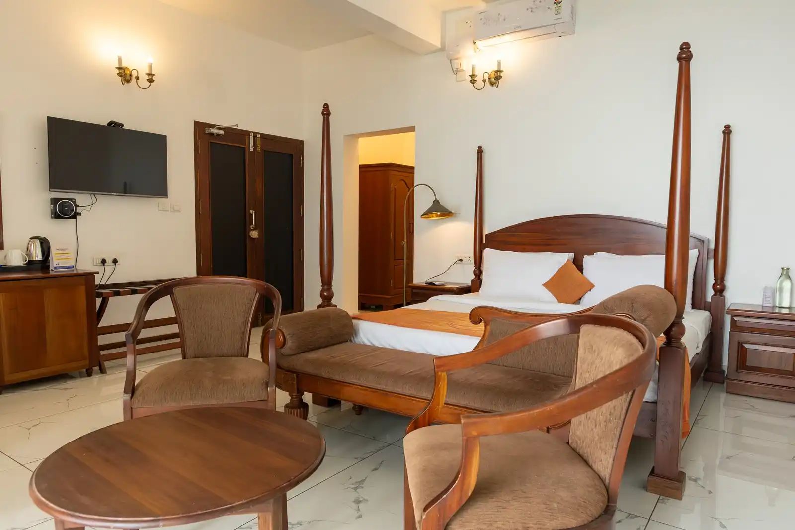 By The Bay Kovalam Execuitve Sea View Room