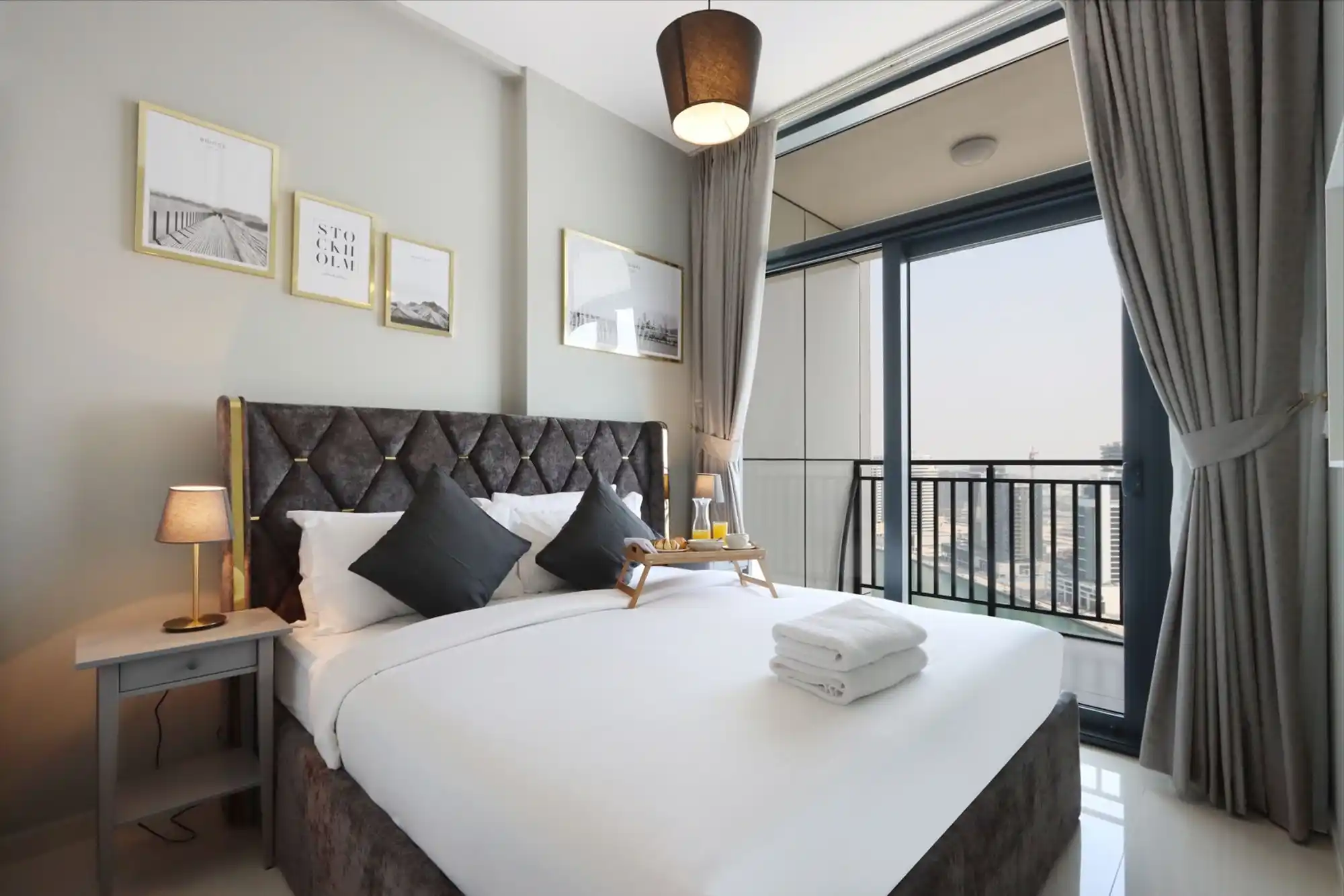 Canalfront Gem 1BR in Zada Tower, Dubai